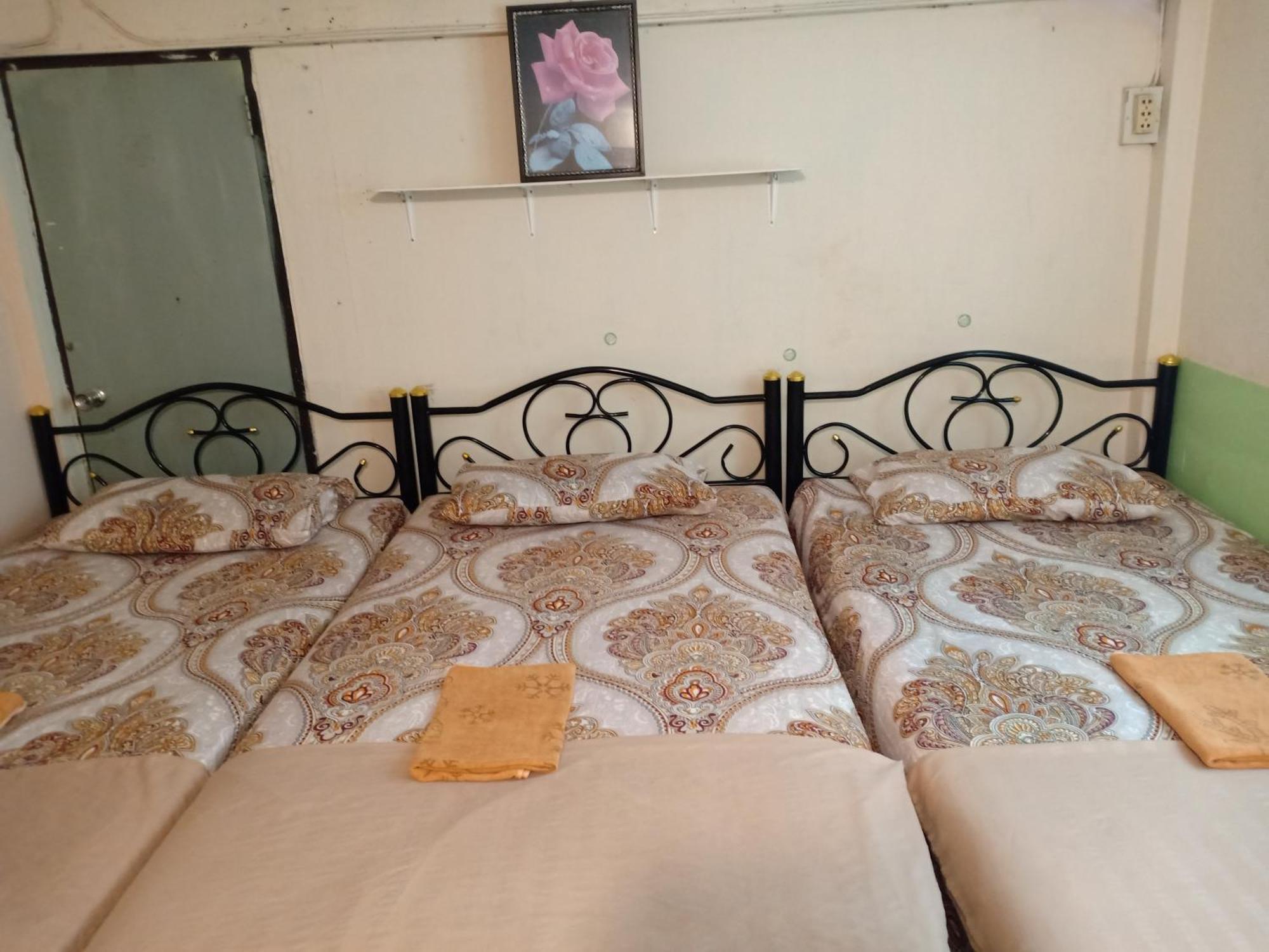 Baanchaokoh Homestay Канчанабури Экстерьер фото